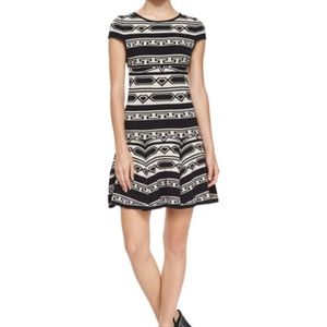 NWT alice + olivia Black & White pattern short sleeve mini dress